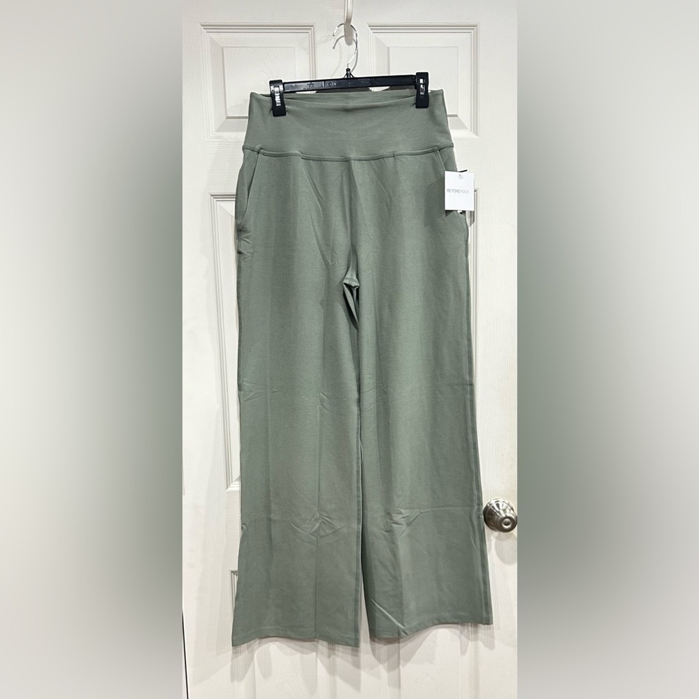 Beyond Yoga Large Spacedye Laid Back Wide Leg Pant Grey Sage Heather NWT Pockets